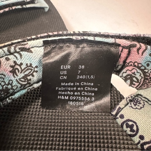 H&M DIVIDCD SANDLES SIZE: 7 - Picture 5 of 8